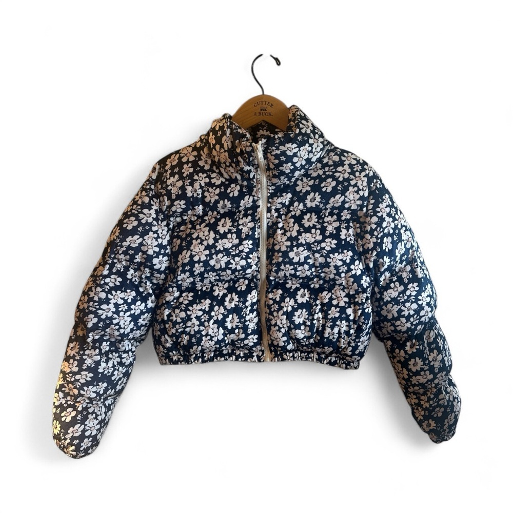 Akaiv Cropped Floral Puffer Jacket Size Large Navy Blue Cream Pockets Full Zip - Picture 2 of 14